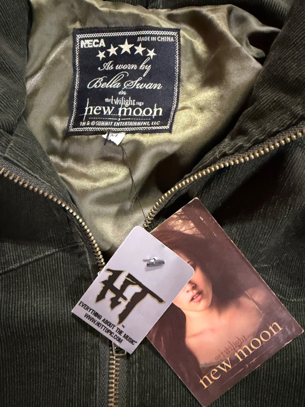 Twilight series Bella‘s corduroy jacket from hot topic with tags 2009. - Picture 4 of 5